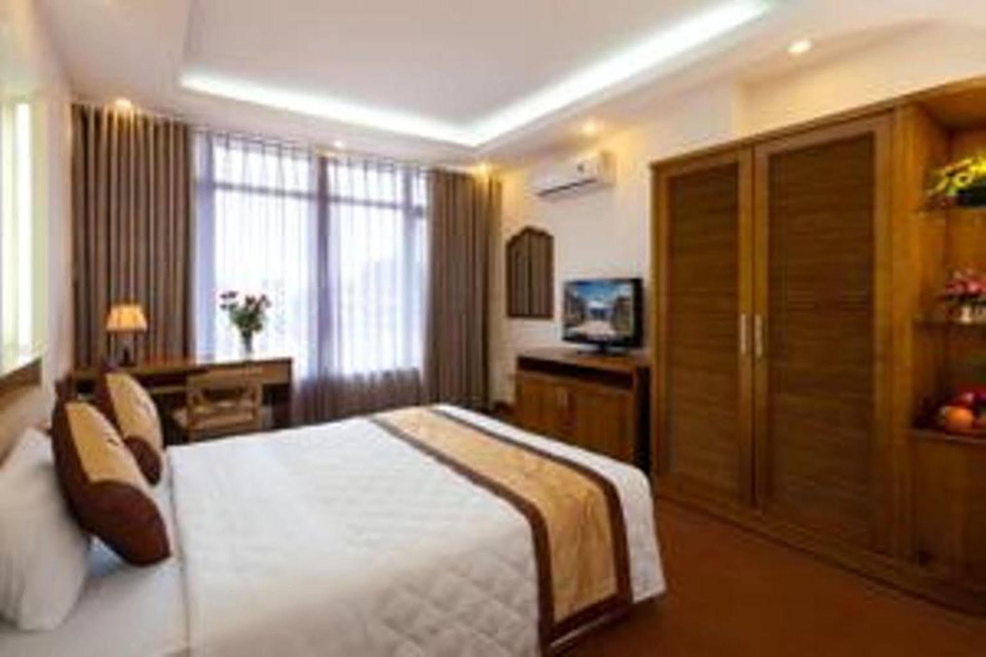 Lam Bao Long Hotel Hue Buitenkant foto