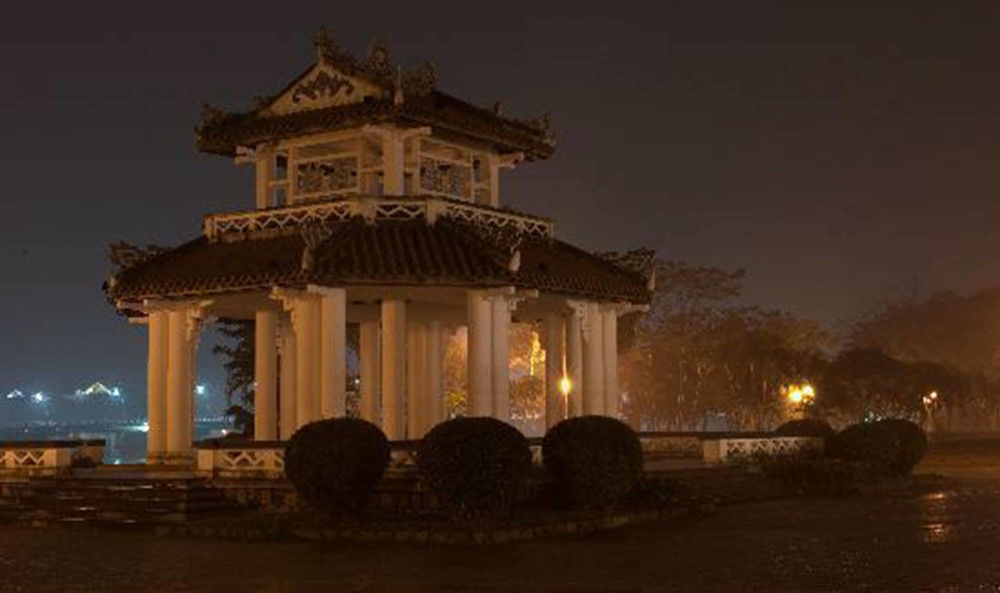 Lam Bao Long Hotel Hue Buitenkant foto