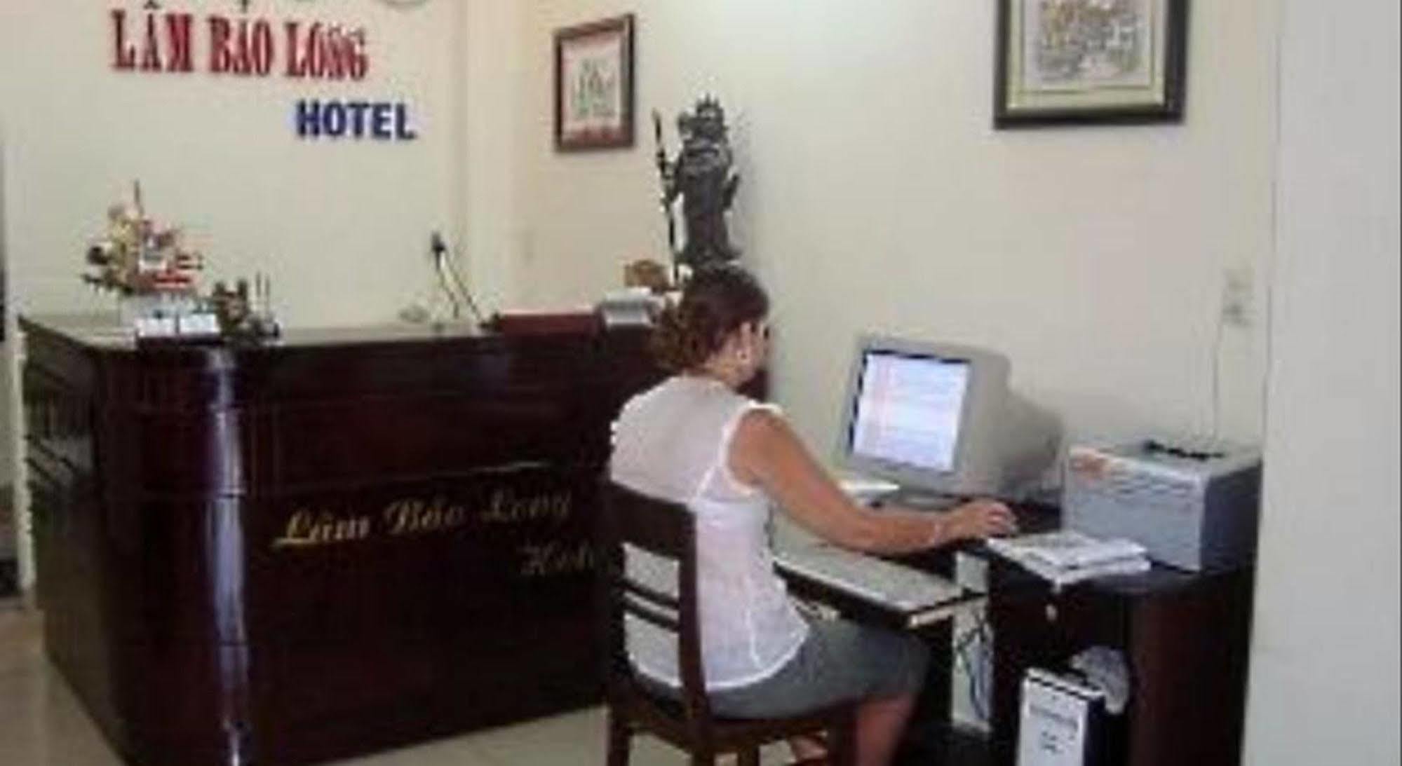 Lam Bao Long Hotel Hue Buitenkant foto